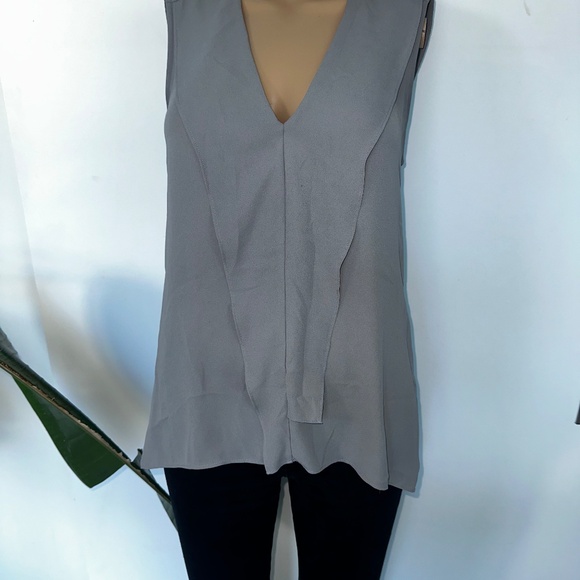 Short-Sleeve Neutral Top Bundle: Banana Republic, J.Crew, BCBG, Simons, ark & Co - Picture 2 of 14